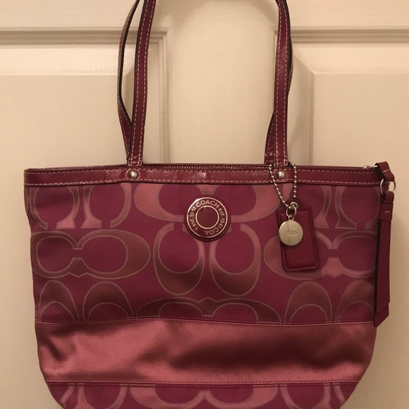 Coach Handbags - COACH HANDBAG